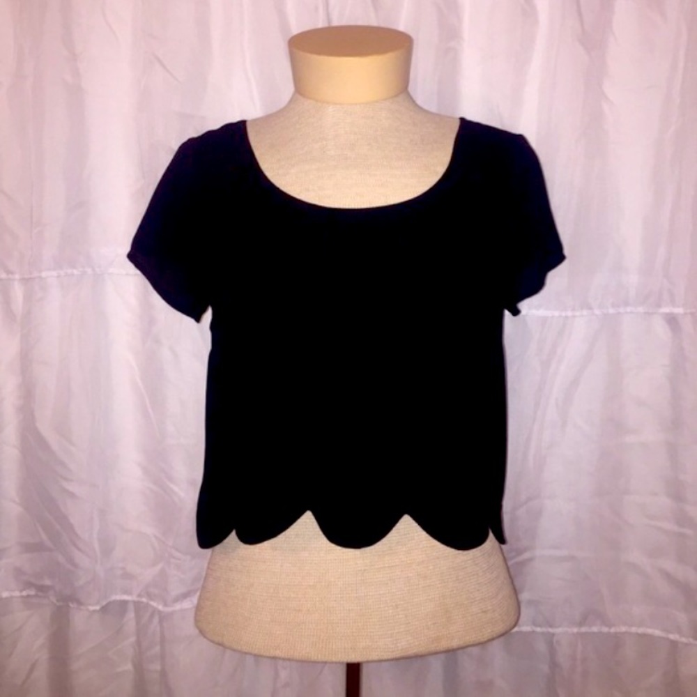 L.A Hearts | black scalloped hem crop top